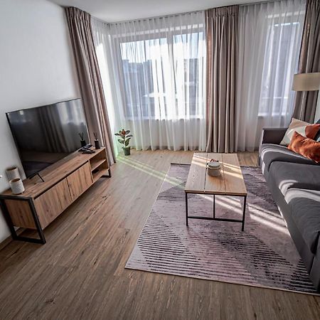 Grunt Apartments Mladá Boleslav Esterno foto