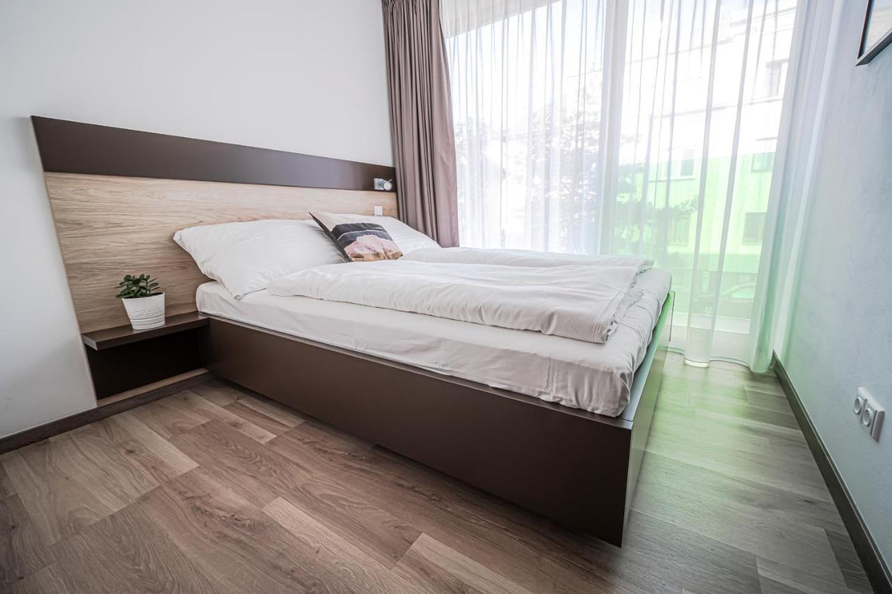 Grunt Apartments Mladá Boleslav Esterno foto