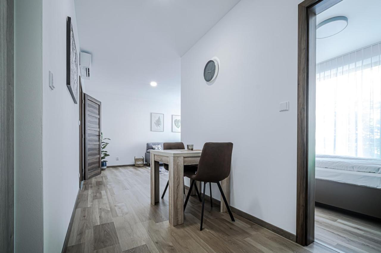 Grunt Apartments Mladá Boleslav Esterno foto
