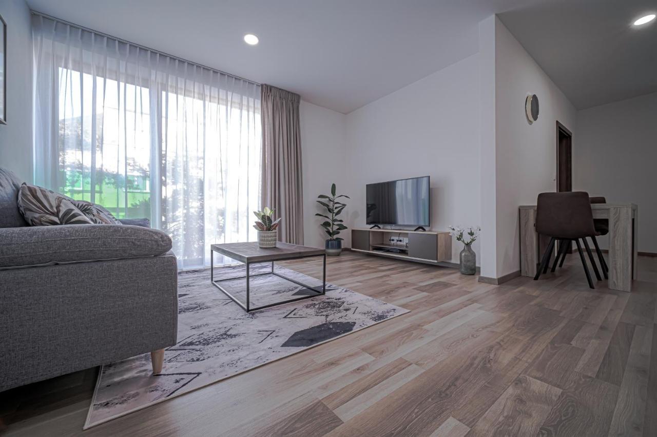 Grunt Apartments Mladá Boleslav Esterno foto