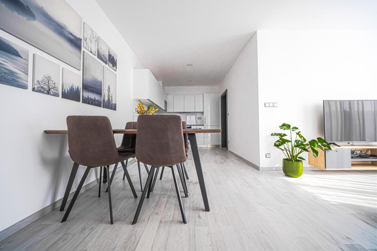 Grunt Apartments Mladá Boleslav Esterno foto