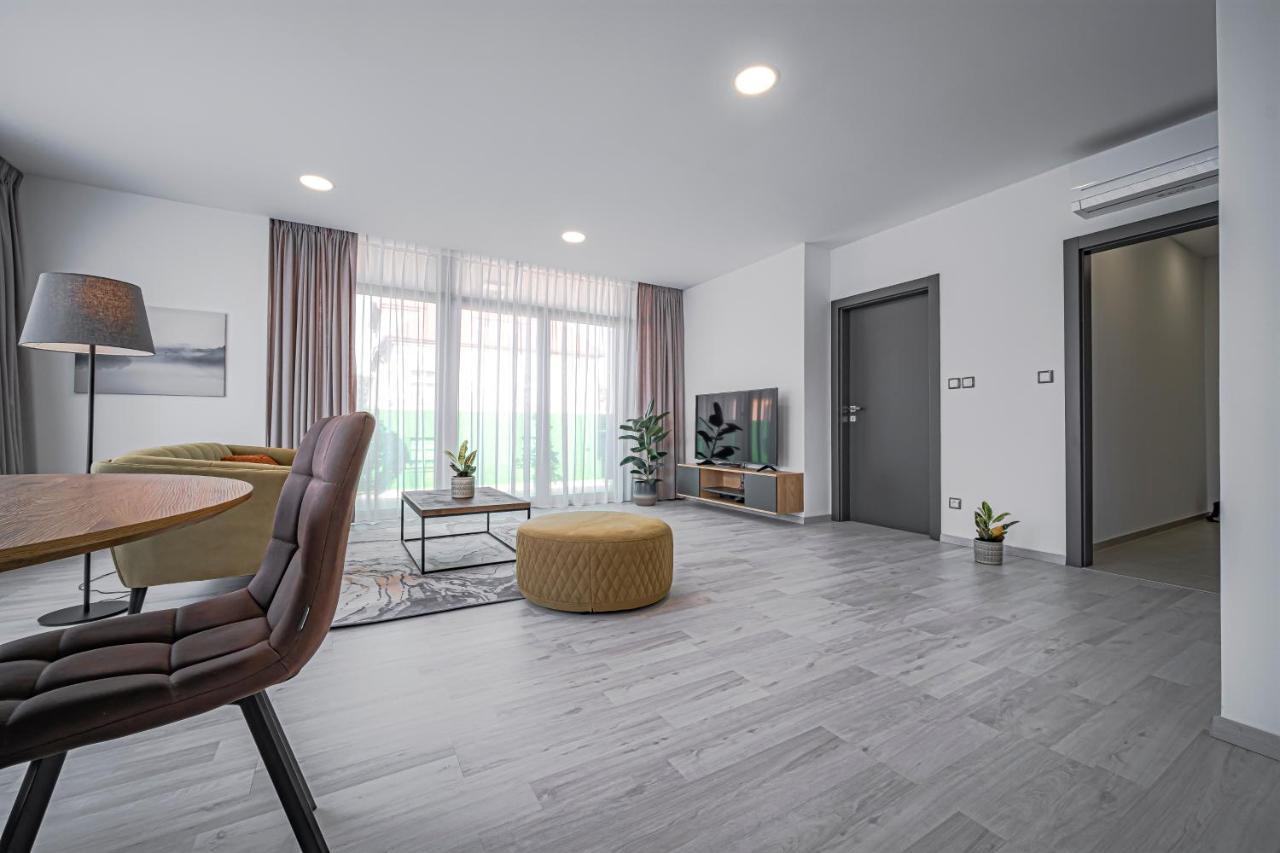 Grunt Apartments Mladá Boleslav Esterno foto