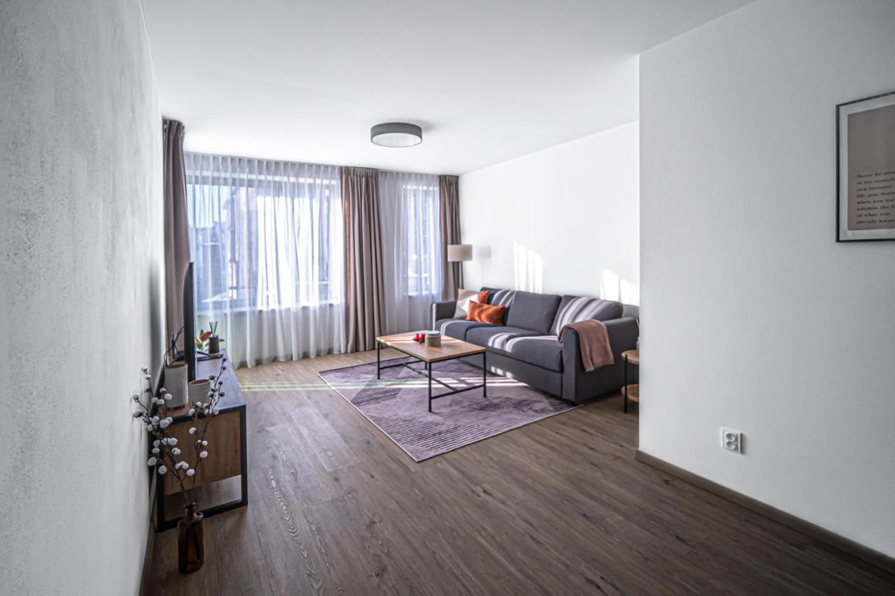 Grunt Apartments Mladá Boleslav Esterno foto